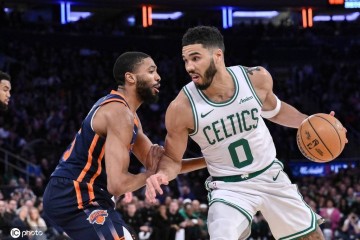 塔图姆32分神奇绝平 唐斯空砍34+14绿军加时胜尼克斯